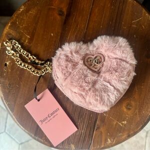 JUICY COUTURE LETS GET COZY ZIP AROUND HEART WALLET Dusty Blush Faux Fur New